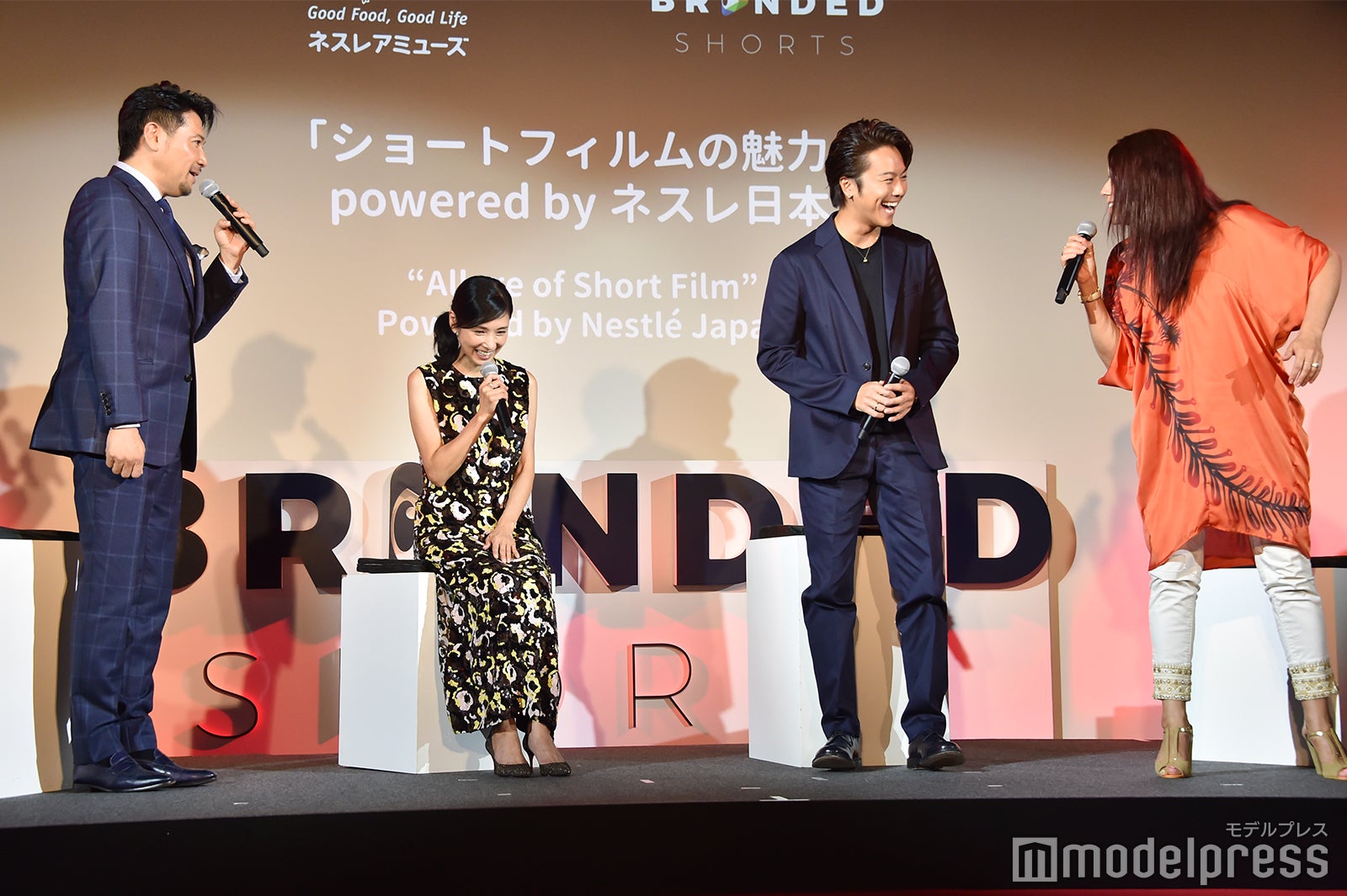 （左から）別所哲也、黒木瞳、TAKAHIRO、LiLiCo（C）モデルプレス