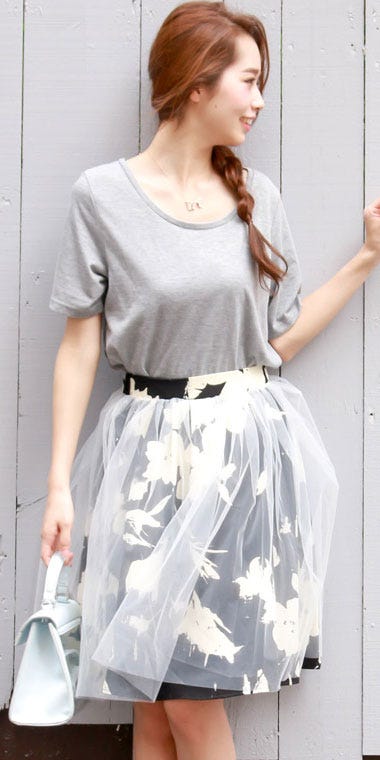 モノトーンフラワーチュールスカート「salus」3,490円(税込)