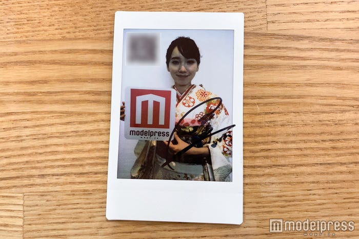 飯豊まりえ、ボイス&サイン入りチェキプレゼント (C)モデルプレス