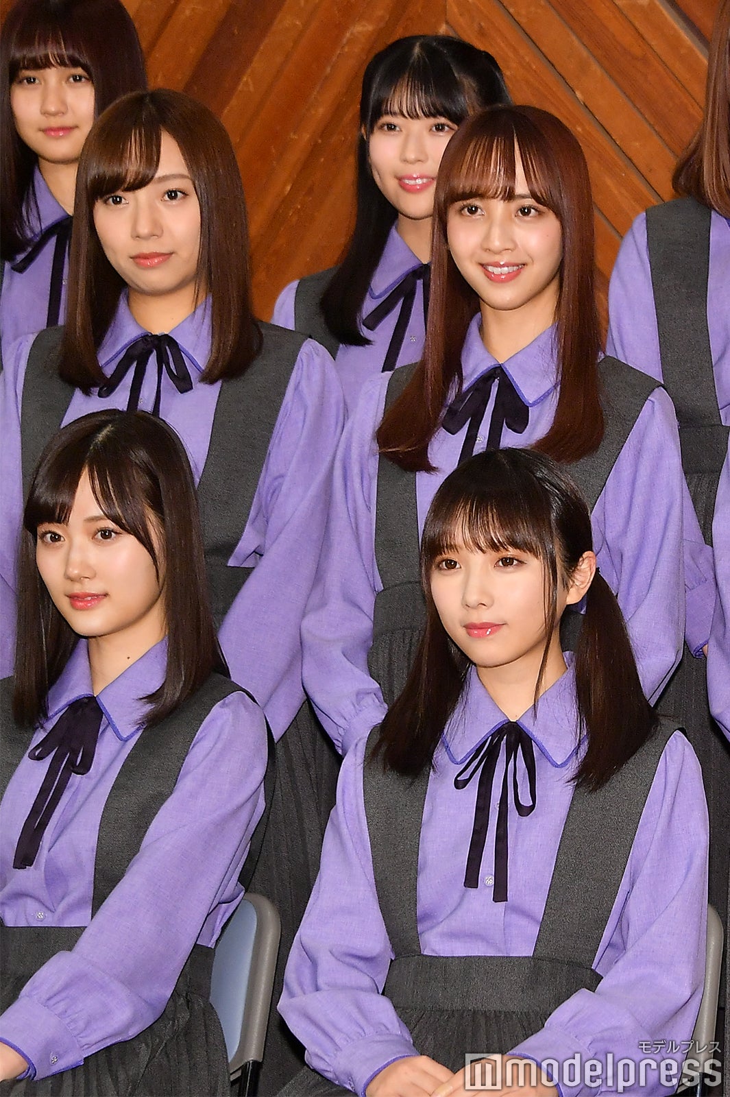 （下段左から）山下美月、与田祐希（中段左から）新内眞衣、佐藤楓（上段左から）中村麗乃、岩本蓮加 （C）モデルプレス