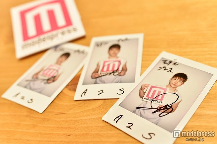 直筆サイン入りチェキ