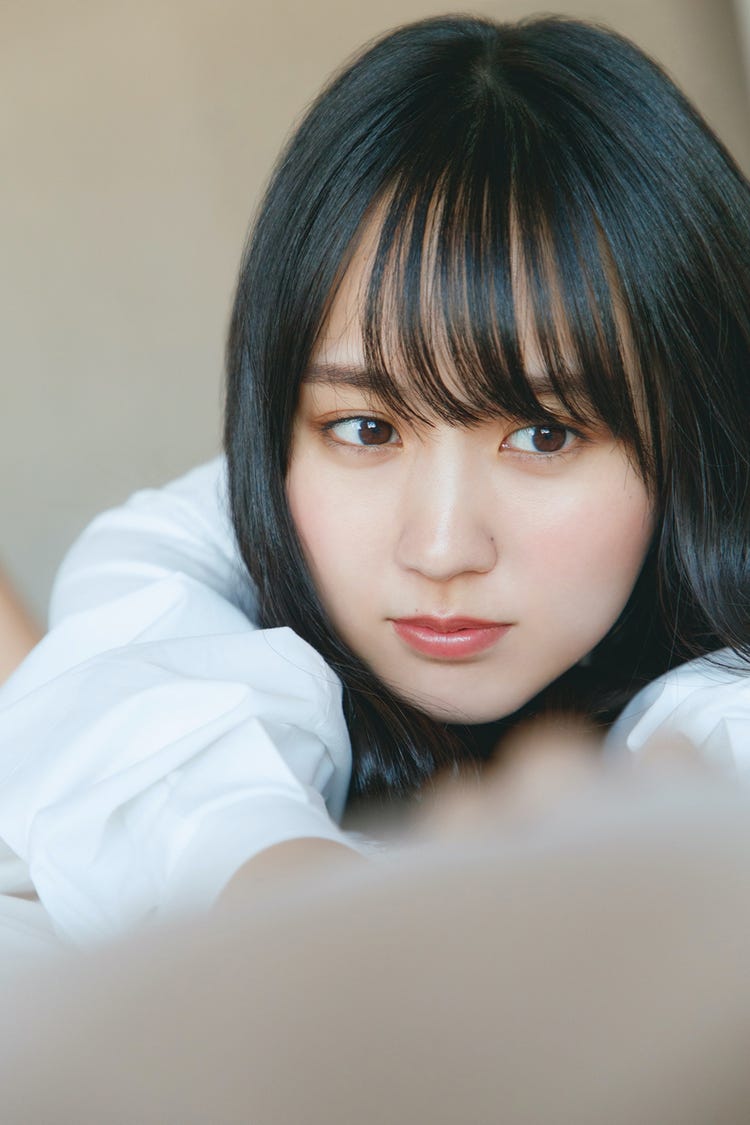 乃木坂46賀喜遥香 彼女感あふれる寝転び姿 1st写真集 まっさら 裏表紙4パターン 秋元康氏の帯コメント公開 モデルプレス 乃木坂46賀喜遥香 彼女感あふれる寝転び姿 1st写真集 まっさら 裏表紙4パターン 秋元康氏の帯コメント公開 モデルプレス