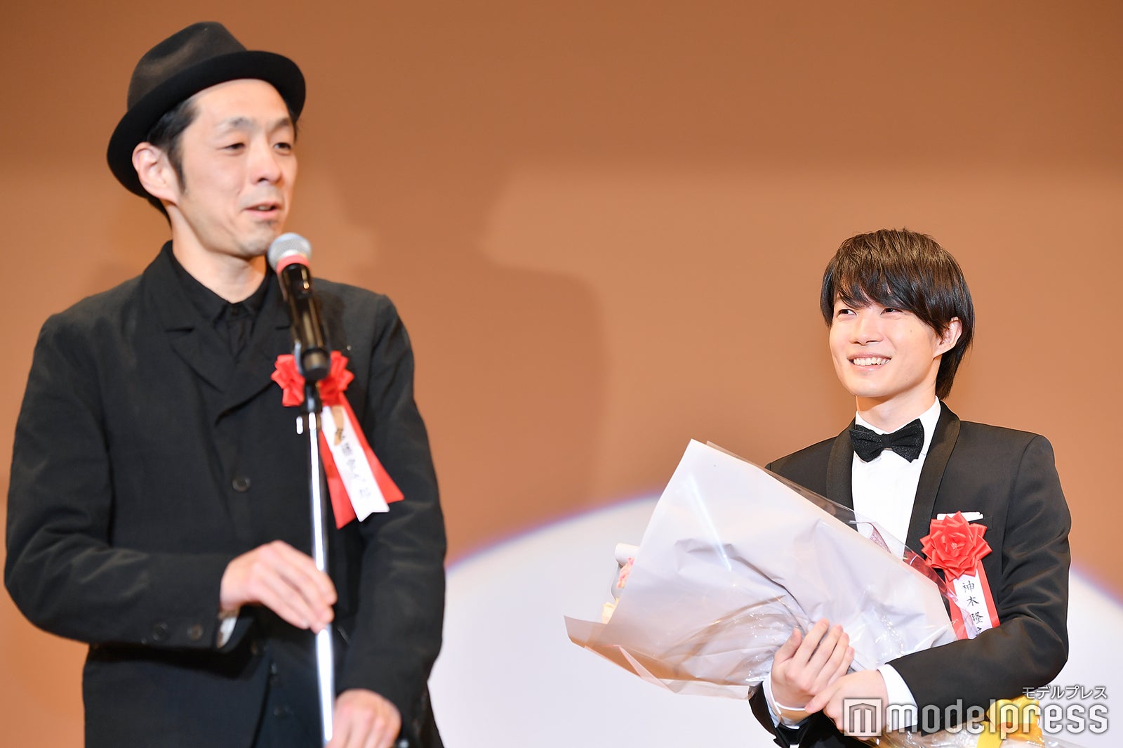 宮藤官九郎、神木隆之介（C）モデルプレス