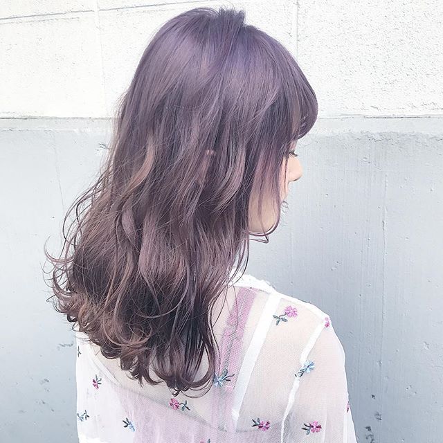 色落ち後も綺麗な 紫 グラデーション の髪色 暗め 明るめヘアで似合うを見つけよう モデルプレス
