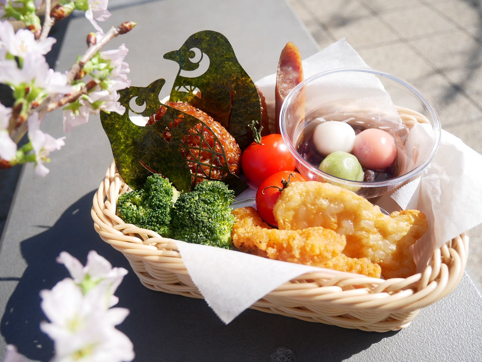 「ペンギンピクニックBOX」単品750円（税込）ドリンク付き850円（税込）／画像提供：すみだ水族館