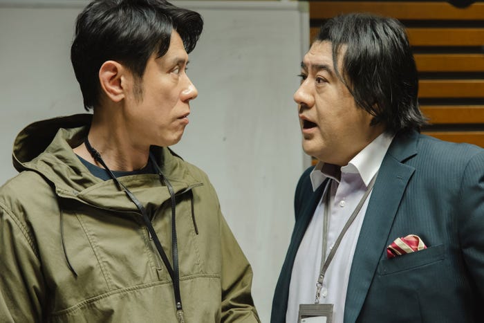 原田泰造、小手伸也「ノンレムの窓 2025・新春」より「よーい、フィクション!」(C)日本テレビ