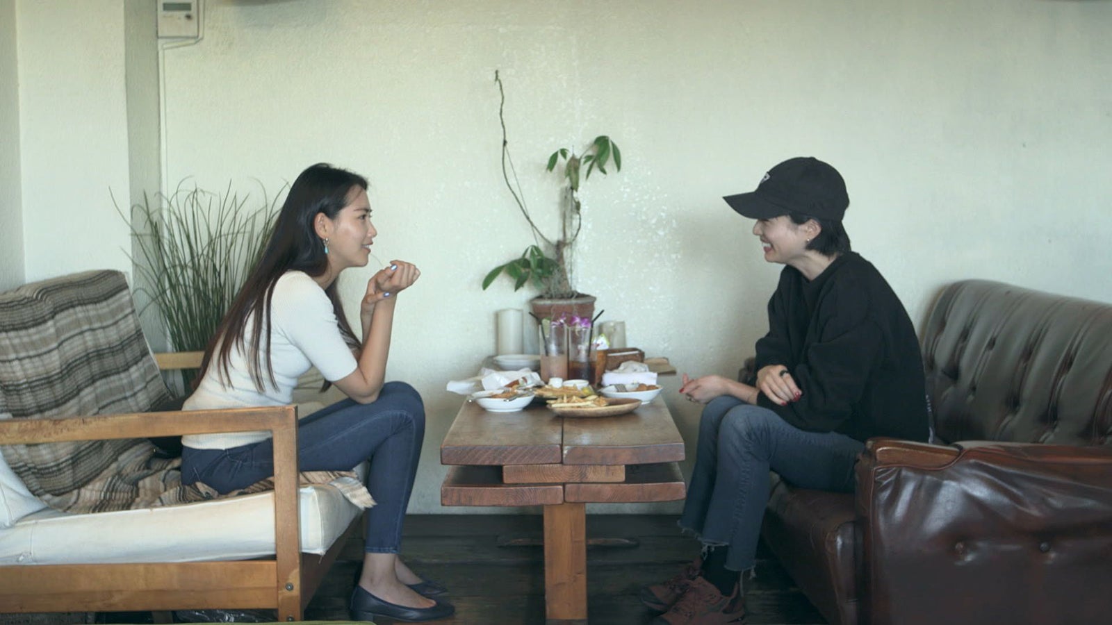 春花、香織「TERRACE HOUSE TOKYO 2019-2020」5th WEEK（C）フジテレビ／イースト・エンタテインメント