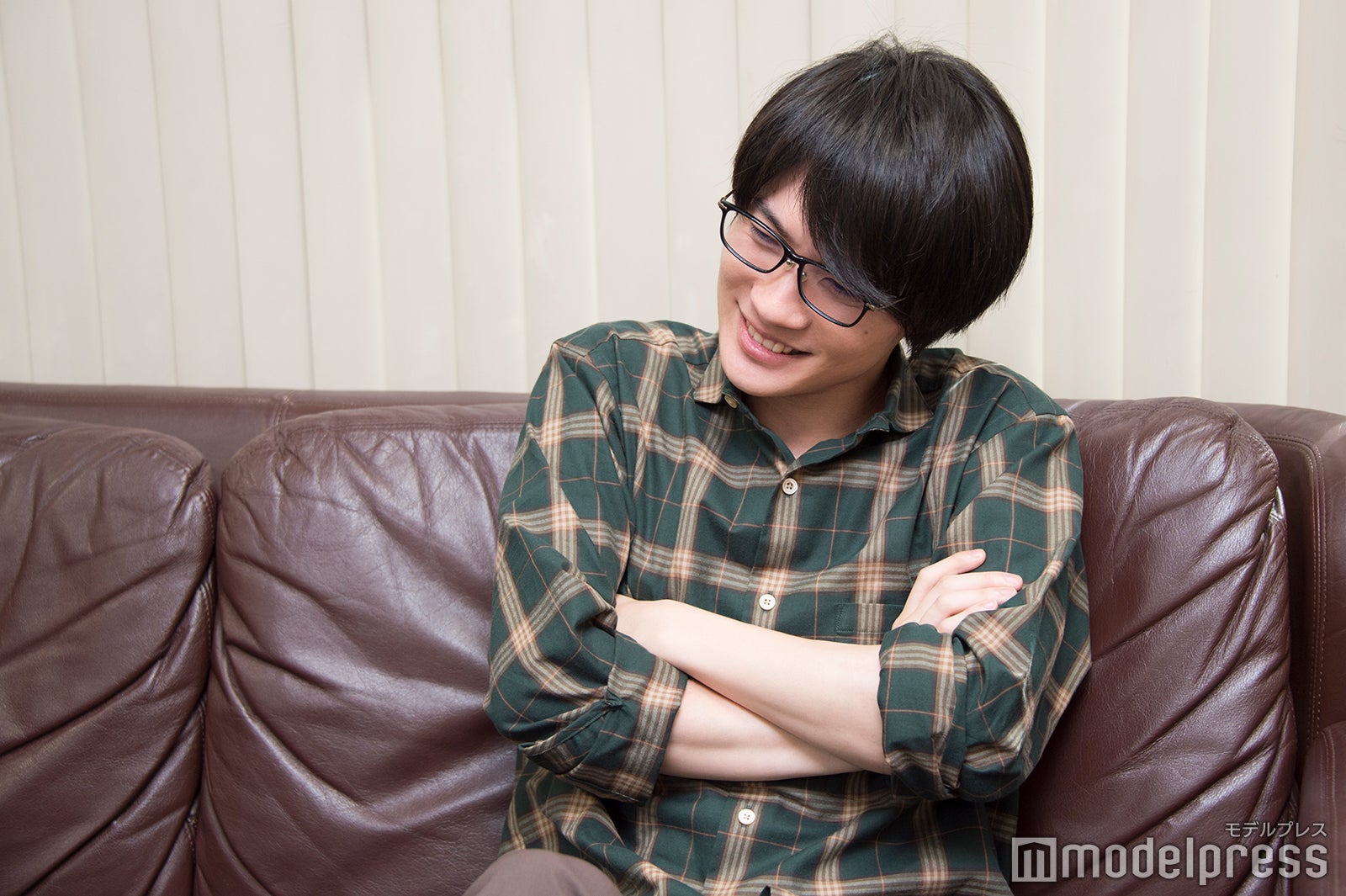 神木隆之介が考える「監督っぽいポーズ」その3（C）モデルプレス