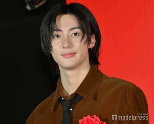 RIIZEアントン、プールで鍛え上げられた肉体美披露「色気すごい」「まさに水も滴るいい男」