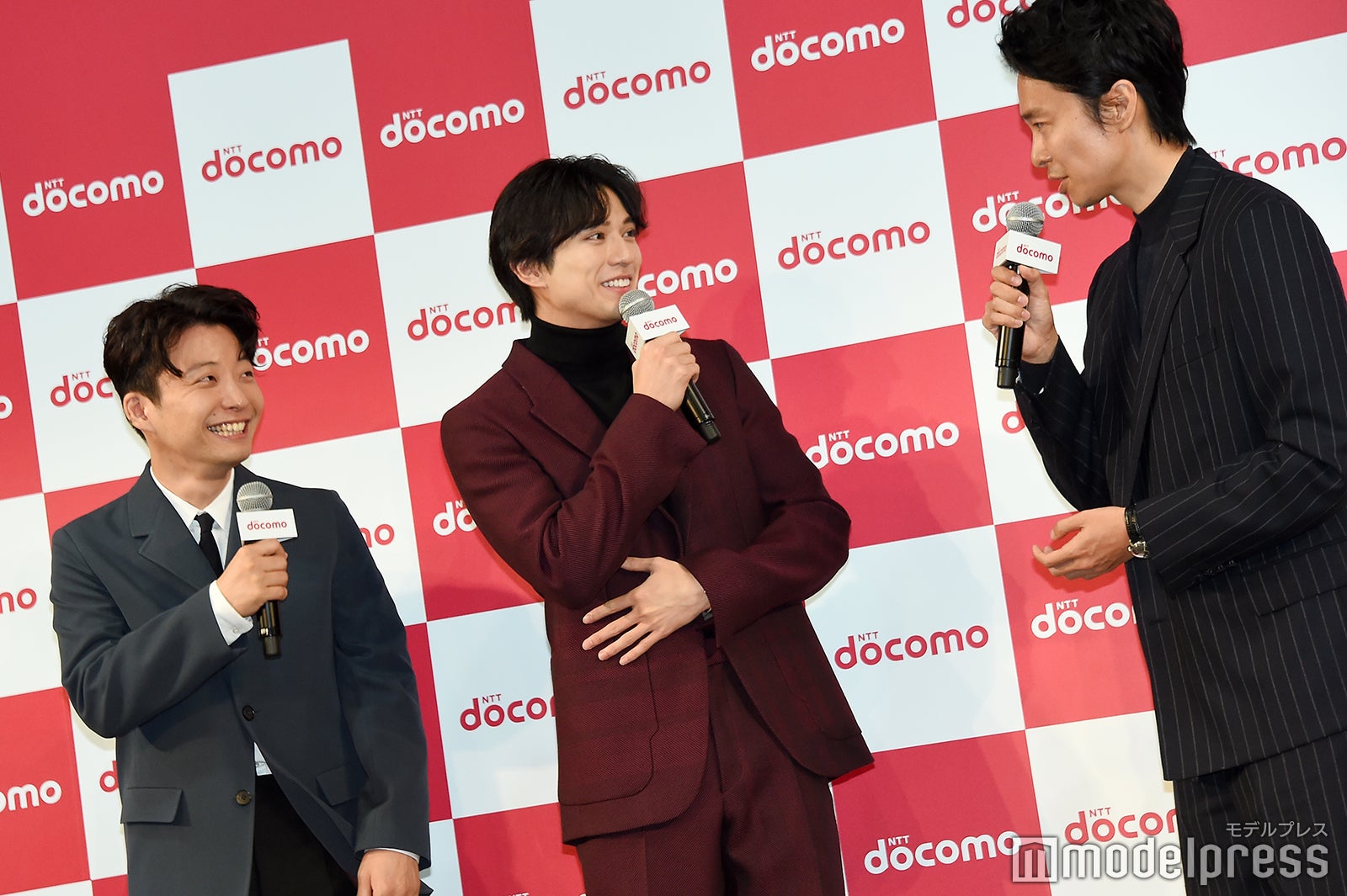 星野源、新田真剣佑、長谷川博己（C）モデルプレス