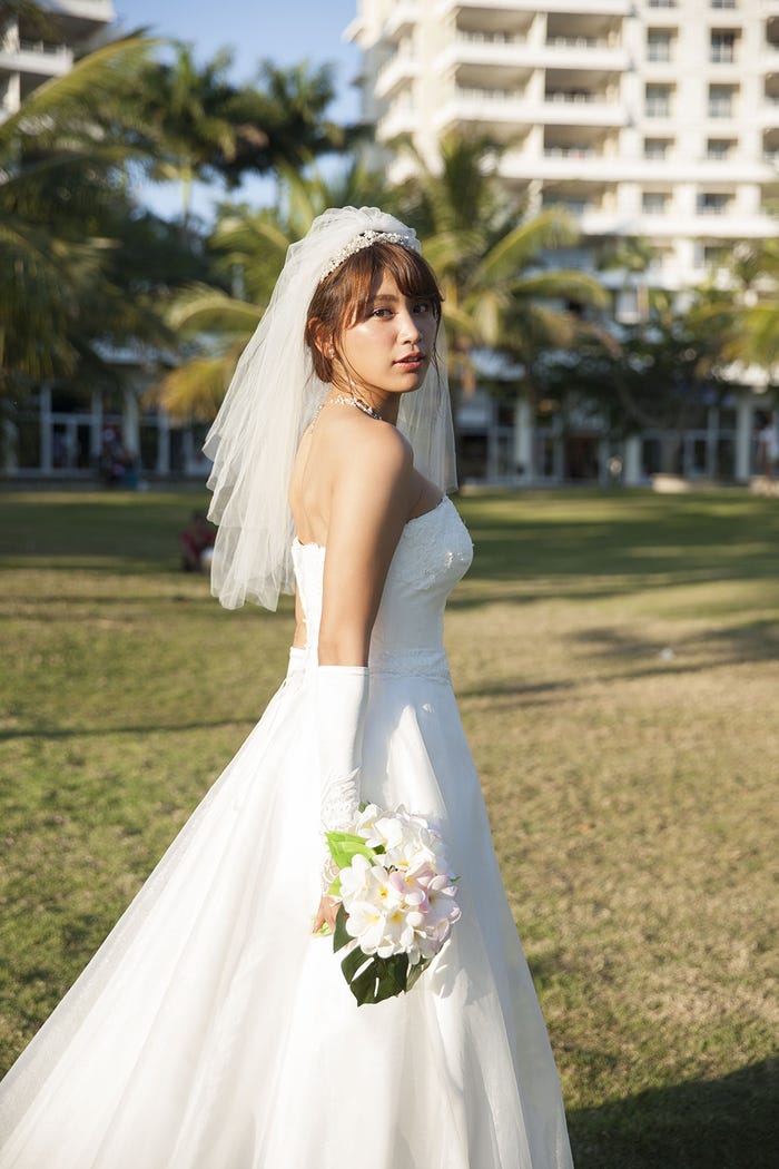 久松郁実 初のウエディングドレス ニューカレドニアで笑顔 美ボディ全開 モデルプレス 久松郁実 初のウエディングドレス ニューカレドニアで笑顔 美ボディ全開 モデルプレス