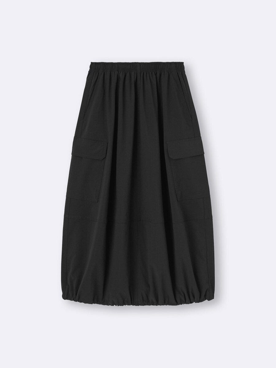 2026gu春夏大人女性おすすめ黒テックカーゴスカート
