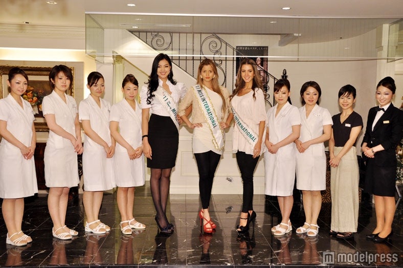 （左から）トクソー・イーデルサハーンさん、マリア・フェルナンダ・コルネホさん、ジェシカ・バルボッサさん