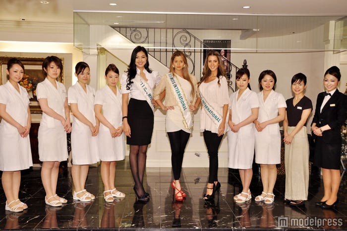 (左から)トクソー・イーデルサハーンさん、マリア・フェルナンダ・コルネホさん、ジェシカ・バルボッサさん