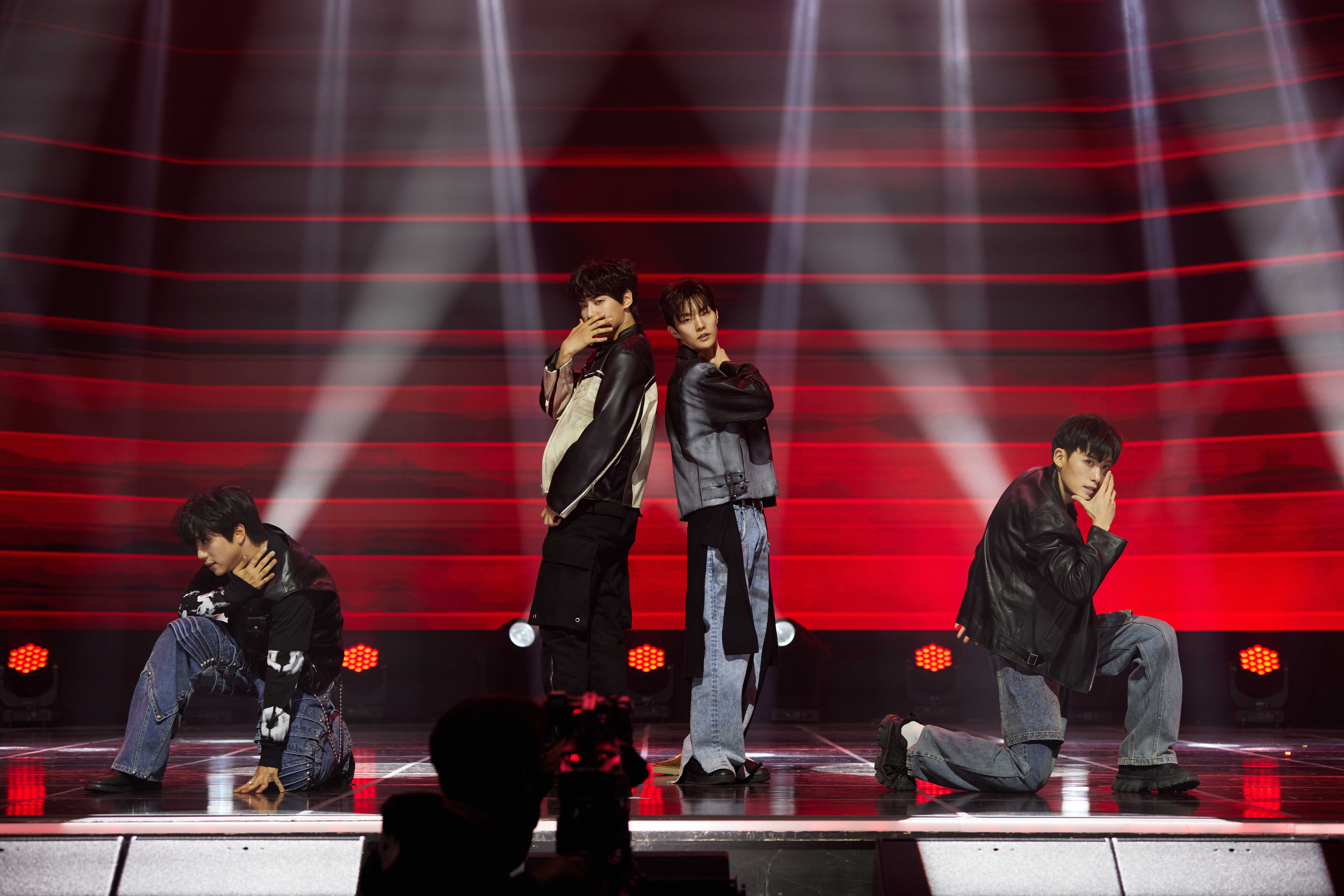 ボーイグループ「Boy to the Moon」（C） MBC PLUS & MINARI ENTERTAINMENT. All rights reserved.