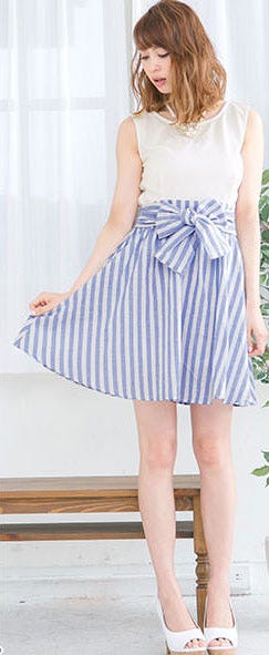 ウエストリボンストライプフレアスカートドッキングノースリーブワンピース「神戸レタス」2990円(税込)