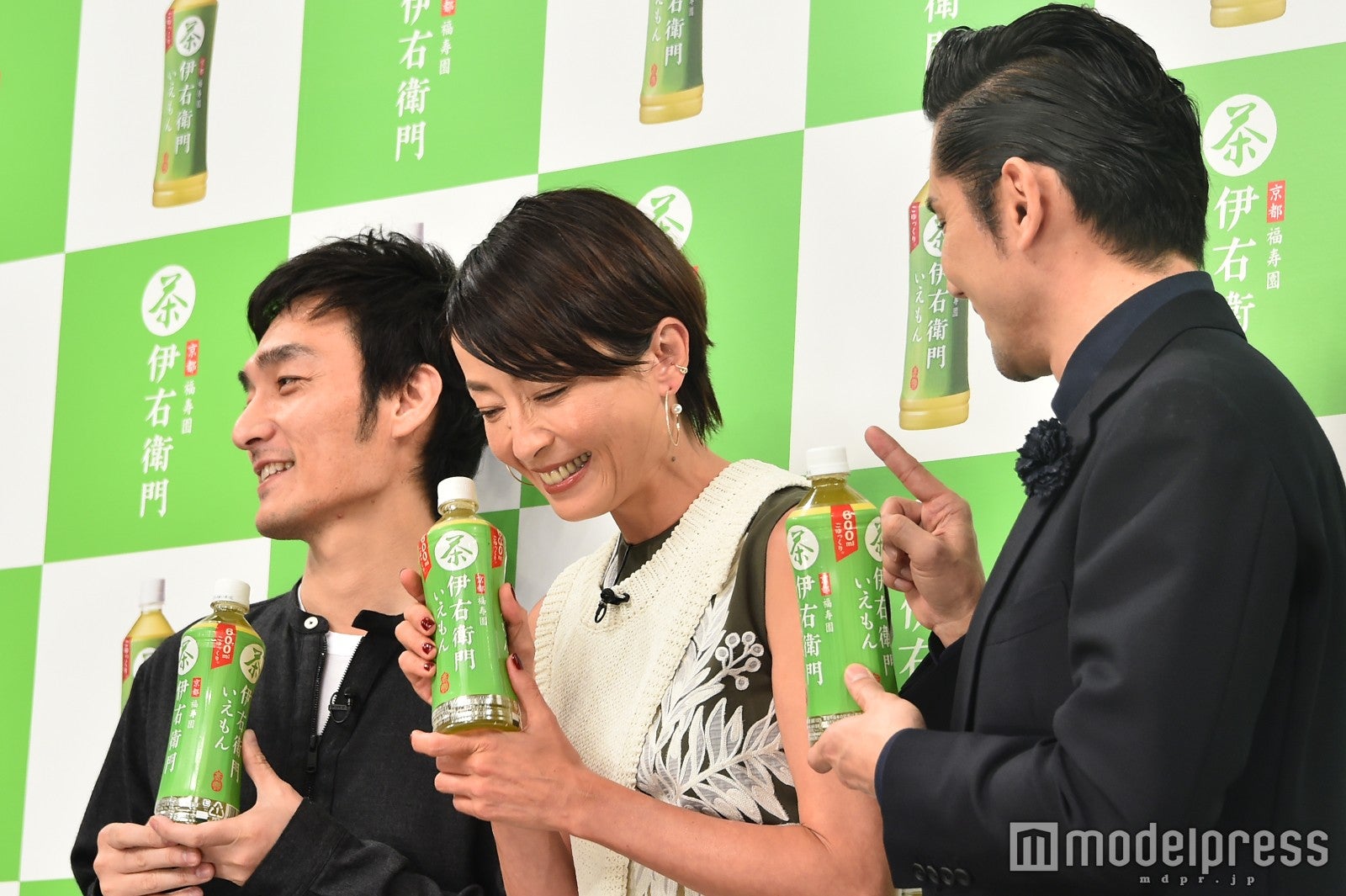 草なぎ剛、宮沢りえ、本木雅弘 （C）モデルプレス