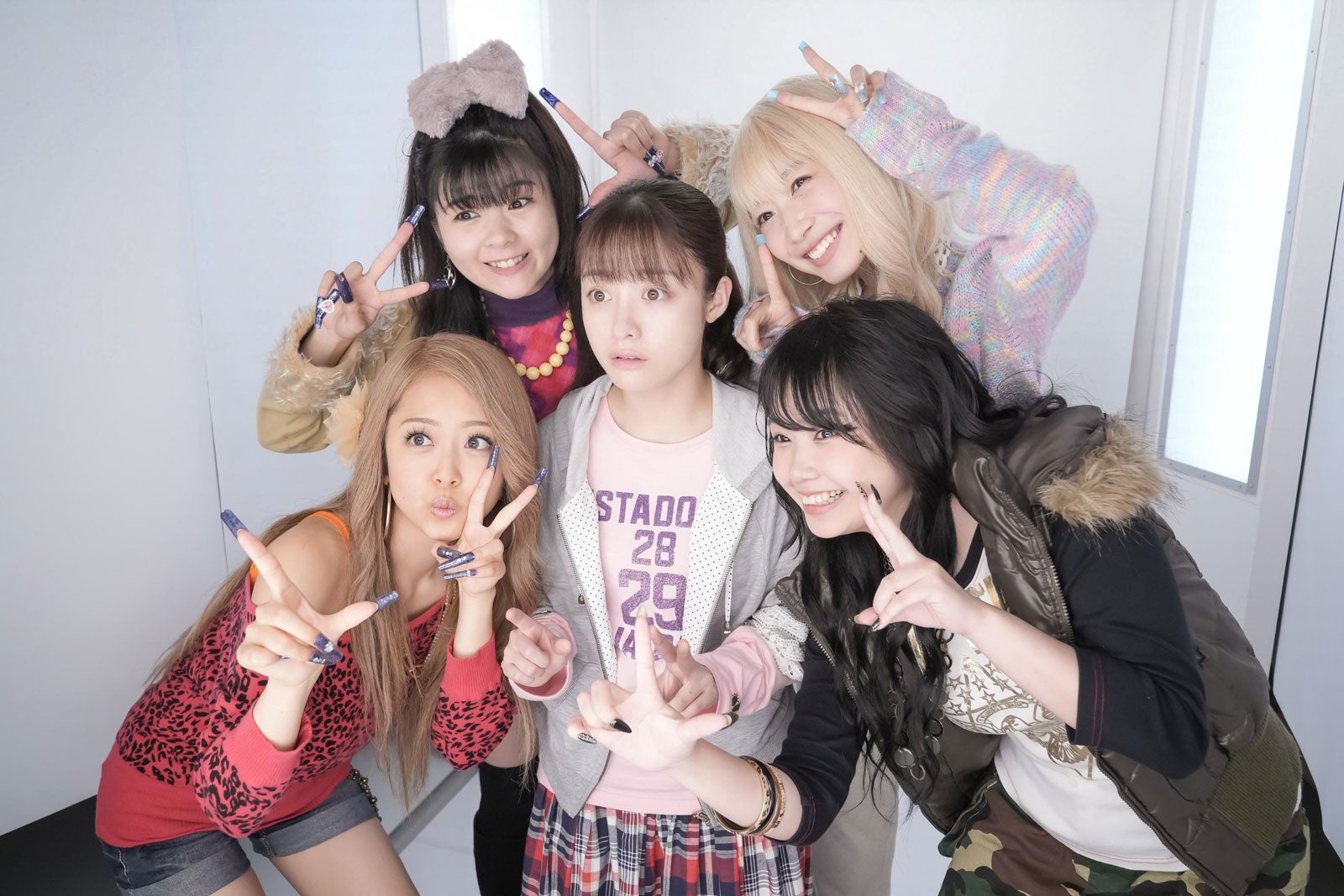 みりちゃむ、田村芽実、橋本環奈、岡本夏美、谷藤海咲（C）NHK