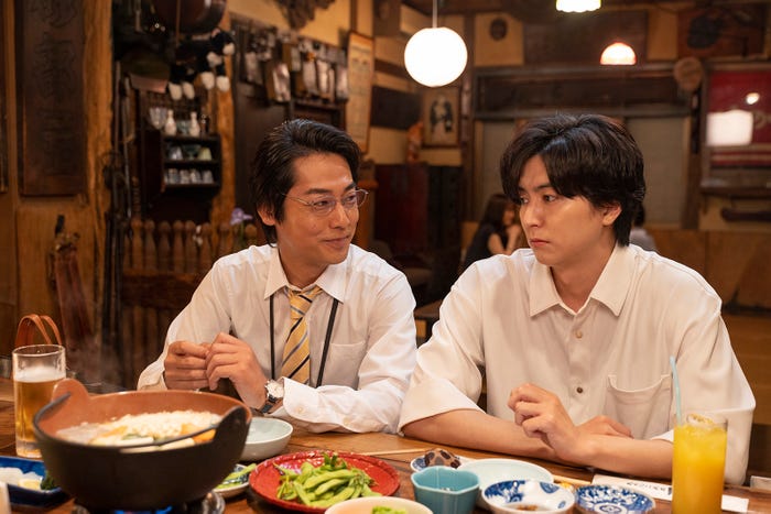 福士誠治、稲葉友「みなと商事コインランドリー2」第7話より(C)缶爪さわ・椿ゆず/KADOKAWA/「みなと商事コインランドリー2」製作委員会