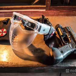 世界初の「プロジェクション・ゴーグル」&最強の武器「マシンガン」/画像提供:ユニバーサル・スタジオ・ジャパン