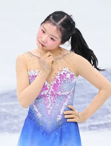 フィギュア銅メダルの中井亜美、指を唇にあて首傾げポーズに「素でかわいい」芸能界の大御所が絶賛