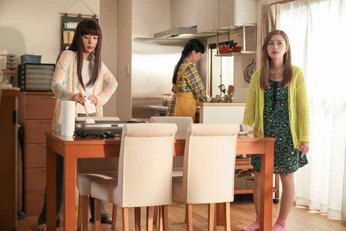 仲里依紗、麻生久美子、橋本環奈「おむすび」第43話(C)NHK