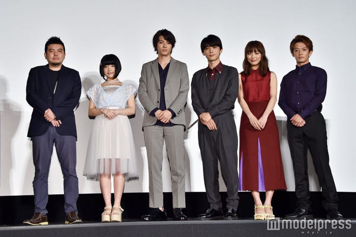 『トモダチゲーム 劇場版FINAL』完成披露イベント(左から)永江二朗監督、根本凪、山田裕貴、吉沢亮、内田理央、大倉士門(C)モデルプレス