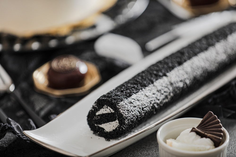 モノクロ・ゴシック スイーツパーティー／画像提供：ベストブライダル