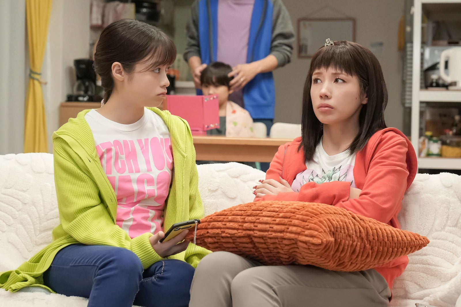 橋本環奈、仲里依紗「おむすび」第93話（C）NHK