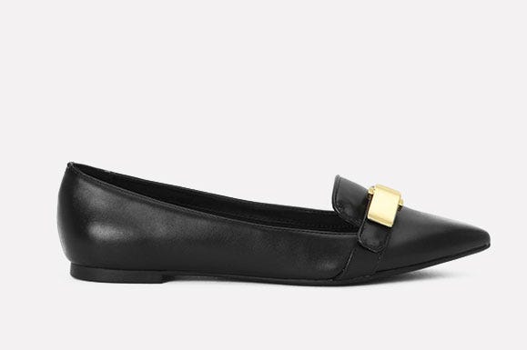 バックルディテールフラット「CHARLES & KEITH」3,510円(税込)/画像提供:CHARLES & KEITH
