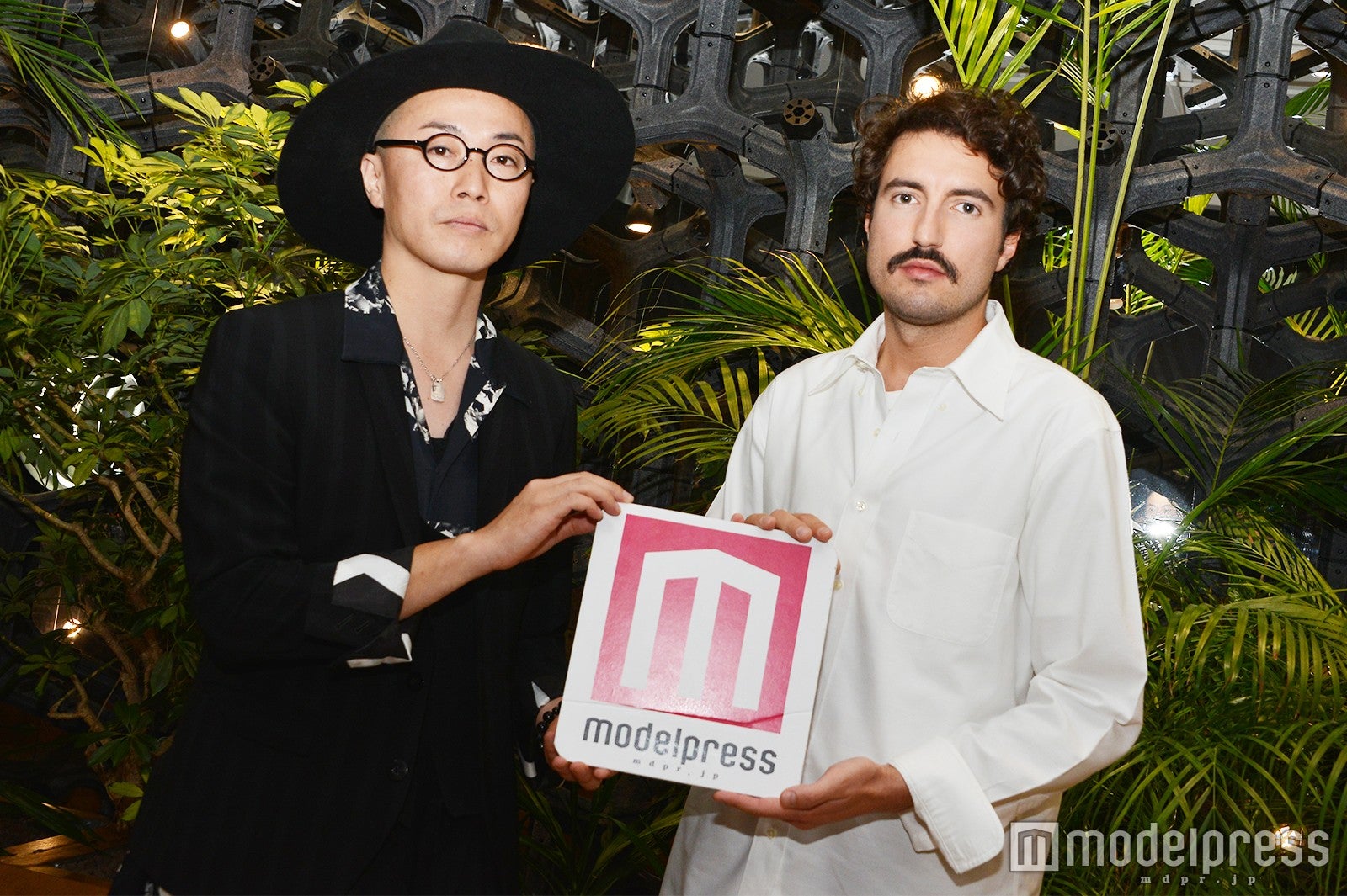 （左から）清水護、マルコ・ランバルディ（C）モデルプレス