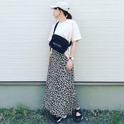 LOWRYS FARM(ローリーズファーム)の「ハナクルミボタンAラインスカート」がおしゃれ! 甘すぎない大人の花柄スカートコーデ11選♪