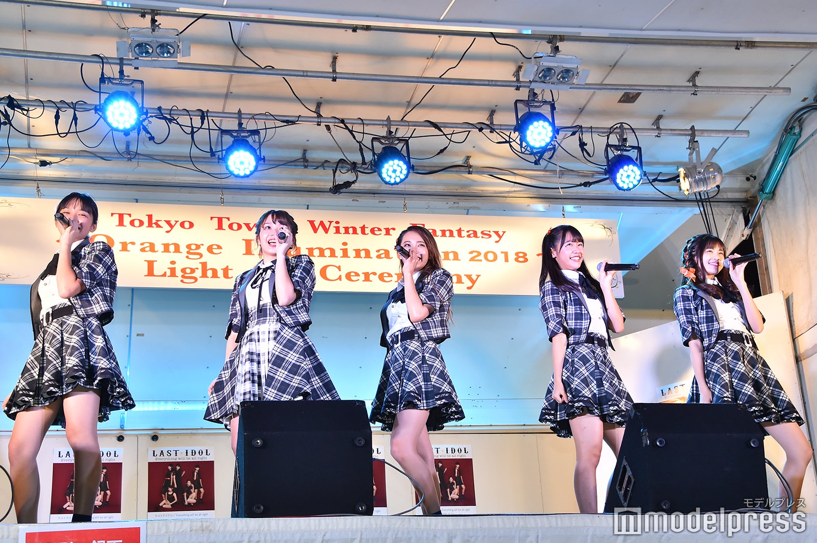 大石夏摘、長月翠、安田愛里、鈴木遥夏、阿部菜々実（C）モデルプレス