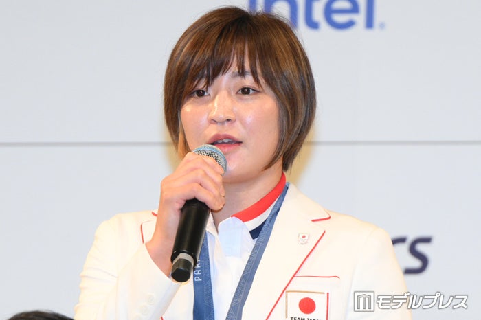 柔道金メダリスト角田夏実選手、水着姿披露 腹筋に注目集まる「バキバキでかっこいい」「さすがのスタイル」