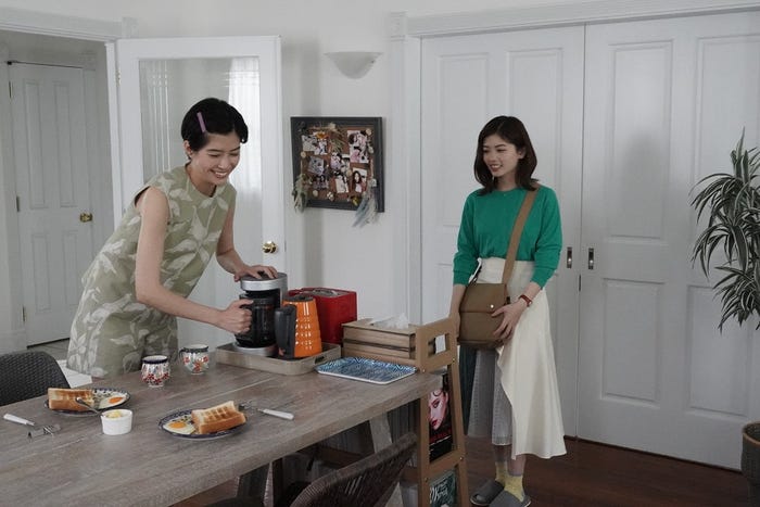 佐久間由衣、小芝風花「彼女はキレイだった」第7話より(C)カンテレ・フジテレビ