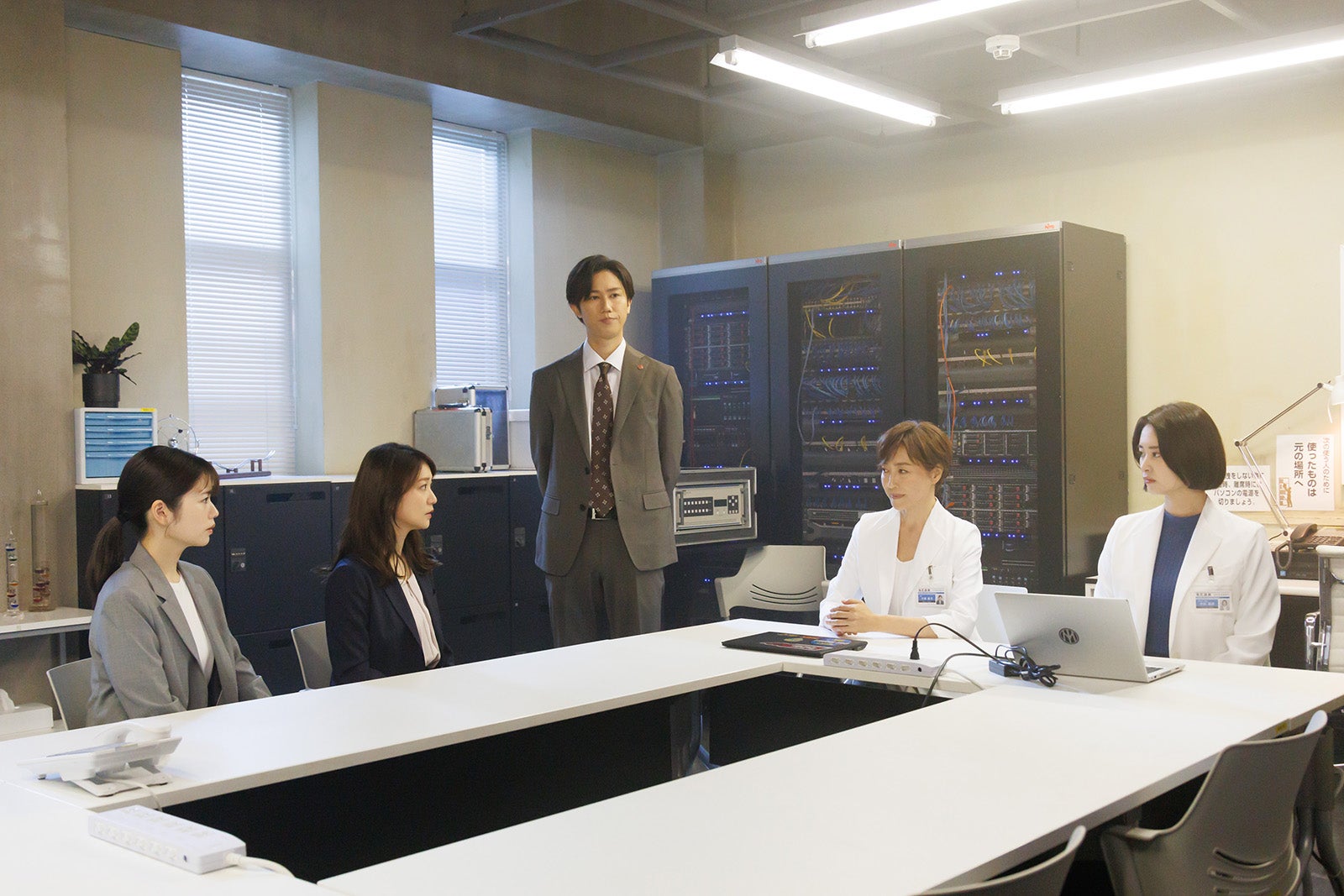 小芝風花、大島優子、阿部亮平、高島礼子、柳美稀「GO HOME～警視庁身元不明人相談室～」第4話より（C）日本テレビ