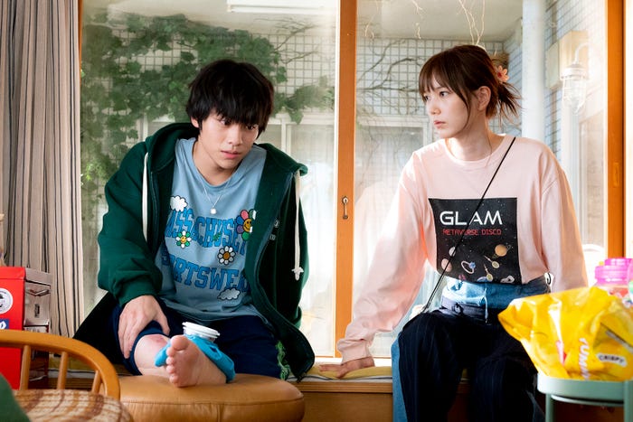 山下幸輝、本田翼 「君の花になる」第3話より(C)TBS
