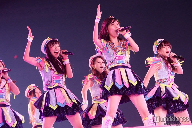 「AKB48 2013真夏のドームツアー～まだまだ、やらなきゃいけないことがある～」福岡公演1日目より（C）AKS