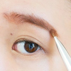 眉メイクの最旬トレンド!赤眉の次は《オレンジ眉》がじわじわキテる!
