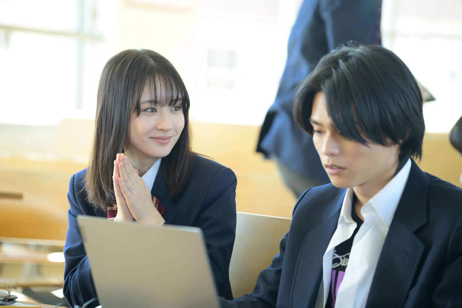 畑芽育、日向亘 （C）TBS