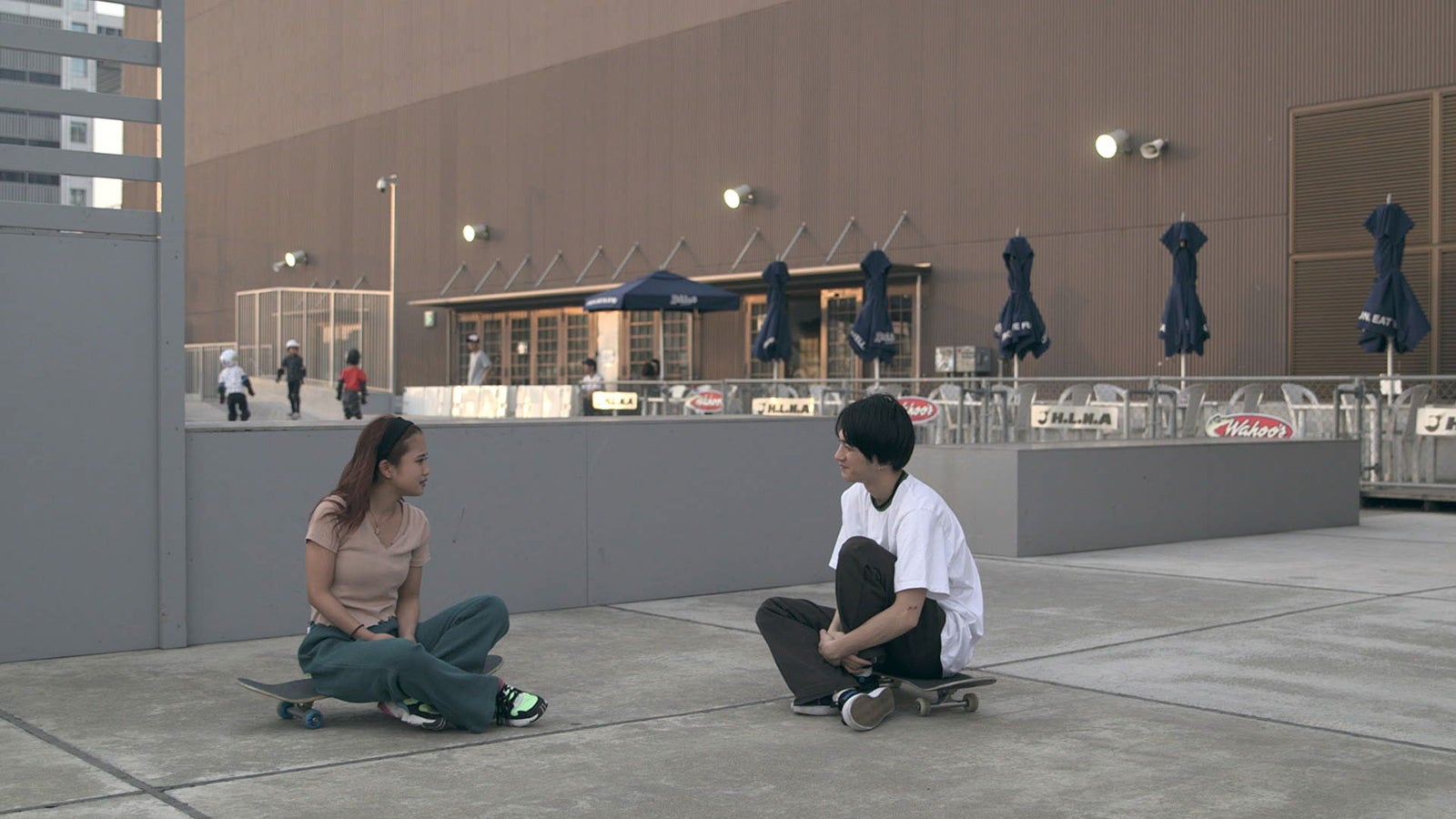 莉咲子、流佳「TERRACE HOUSE TOKYO 2019-2020」8th WEEK（C）フジテレビ／イースト・エンタテインメント