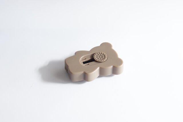 100均　ダイソー　ミニカッター　クマ　茶色　ブラウン　かわいい