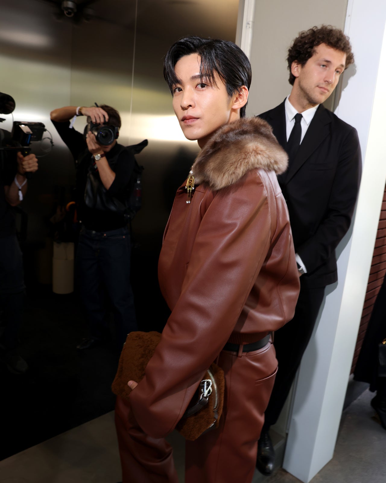 Snow Man目黒蓮・川口春奈「フェンディ」ミラノコレクションに来場 Stray Kidsバンチャン・ITZYユナらも