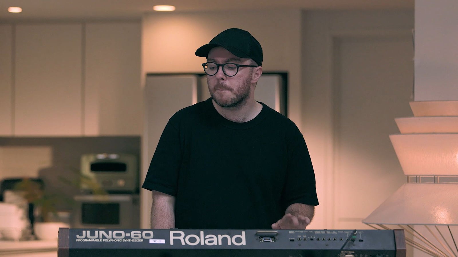 「TERRACE HOUSE TOKYO 2019-2020」CHVRCHESスペシャルオープニング映像（C）フジテレビ／イースト・エンタテインメント