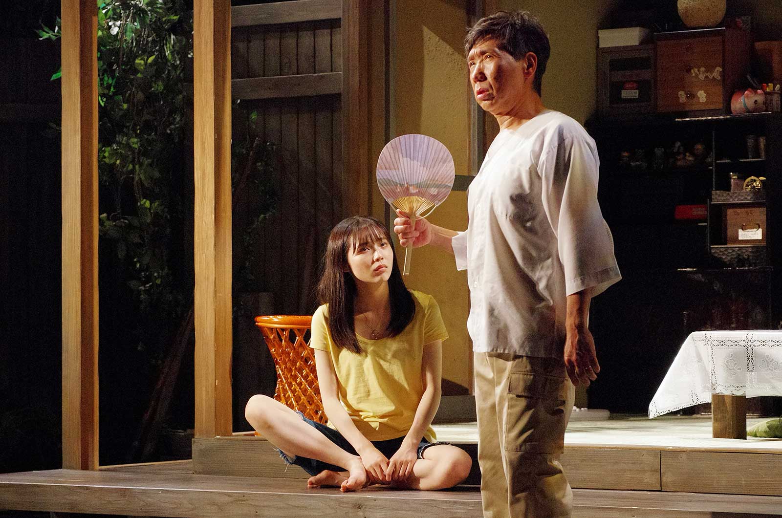 秋田汐梨、梶原善 （提供写真）