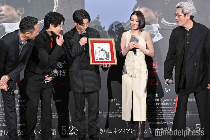 渡辺一貴監督、戸次重幸、高橋一生、飯豊まりえ、井浦新(C)モデルプレス