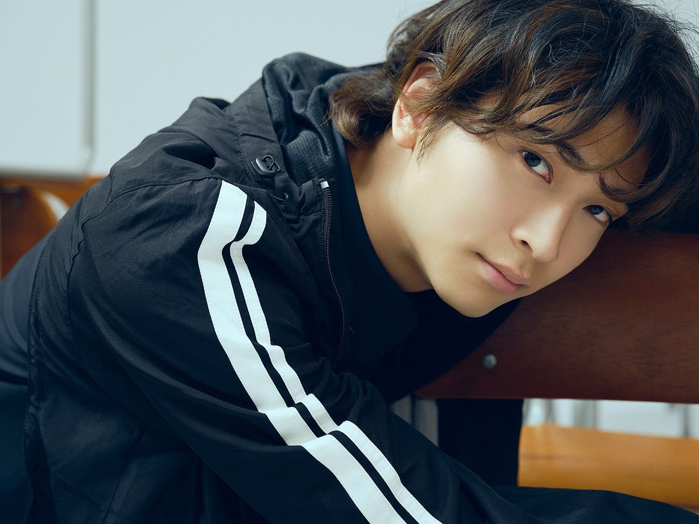 40までにしたい10のこと/庄司浩平着用色ちがいブラック上着 画像7/8) ドラマ「40までに」で話題・庄司浩平、2nd写真集