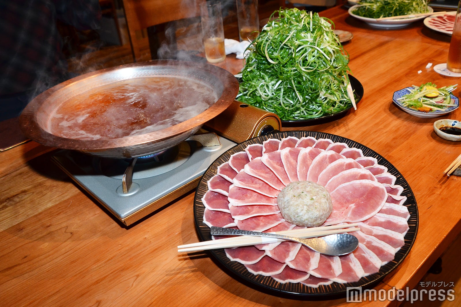 絶品！鴨すき（C）モデルプレス