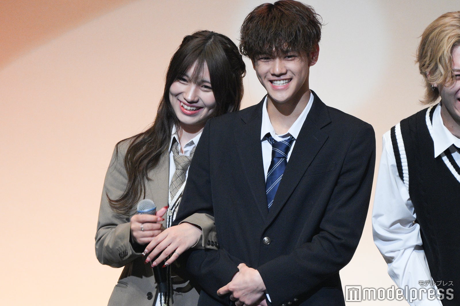 「今日好き」“じゅりすけ”原屋裕介、榊原樹里をバックハグ 最近の惚気披露「人前とかでくっついてきます」【青春祭2025】