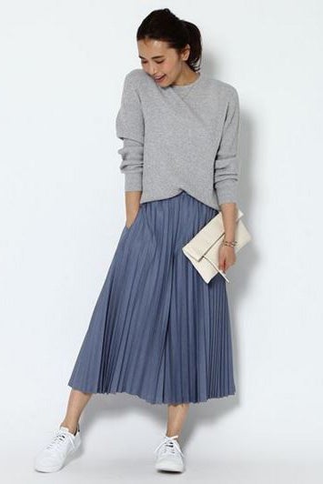 プリーツフレアパンツ「BARNYARDSTORM」16,200円（税込） ／画像提供：[.st]